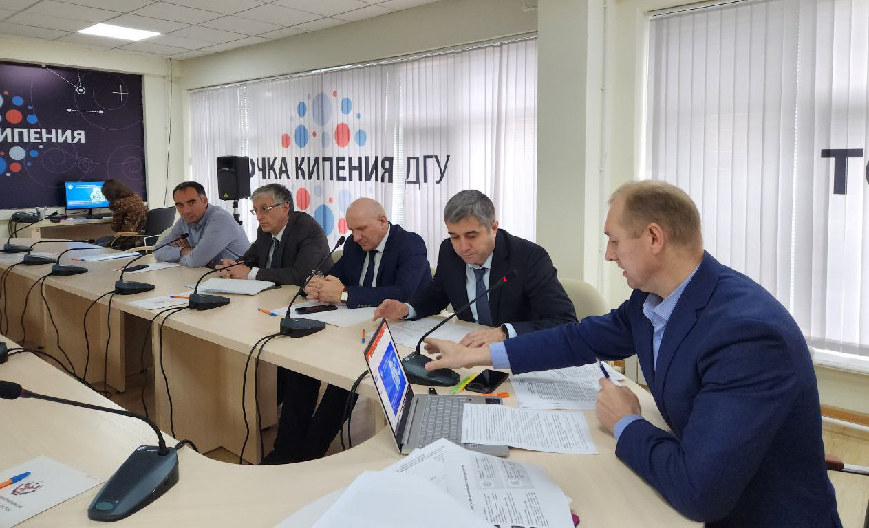 В рамках стратегической сессии разобраны стандарты Клиентоцентричности: "Государство для людей" и "Государство для бизнеса"